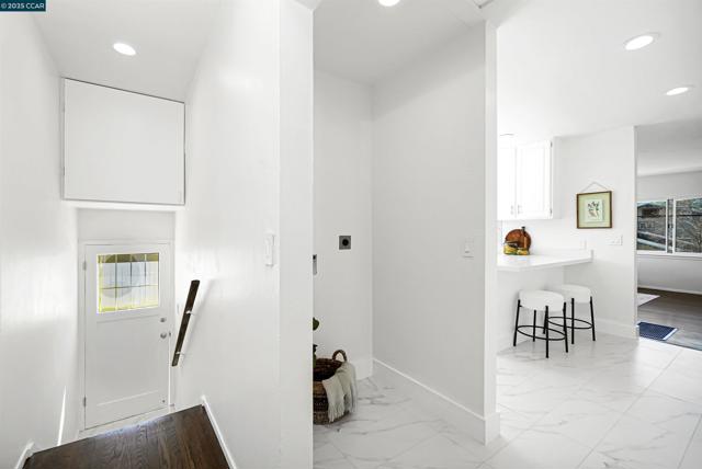 2718 Carmel St, Oakland CA: https://media.crmls.org/mediaz/7c0b1cf6-ca81-4351-a212-1d36edaf82b0.jpg