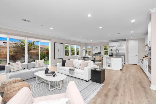 13403 Hudson Ln, San Diego CA: https://media.crmls.org/mediaz/7c0b3dcc-503a-4a11-9787-cc6b54f3706f.jpg