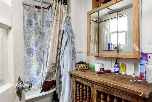 108 Cortland Avenue, San Francisco CA: https://media.crmls.org/mediaz/7c0ba654-2aab-48d5-952a-182fa1659b84.jpg