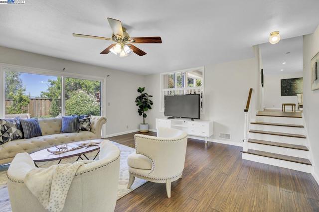 1487 De Palma Dr, San Jose CA: https://media.crmls.org/mediaz/7c0bc677-474b-4dc5-ba33-2d1bf007664d.jpg