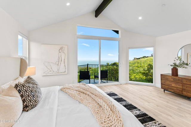 26200 Lockwood Road, Malibu CA: https://media.crmls.org/mediaz/7c0bef33-712e-48f0-9987-2b9e8c641e44.jpg