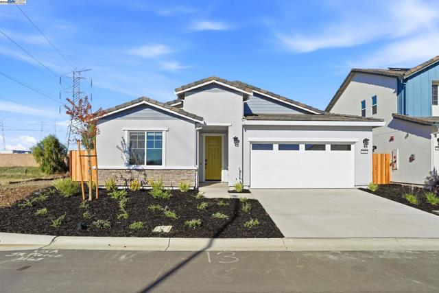 335 Astilbe Street, Discovery Bay CA: https://media.crmls.org/mediaz/7c0c328c-b1b3-4f7a-84b3-63460fec179e.jpg