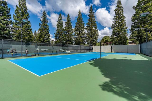 4009 W Lakeshore Drive, San Ramon CA: https://media.crmls.org/mediaz/7c0c8b1d-de31-4a0d-85bc-93f2b52357ad.jpg