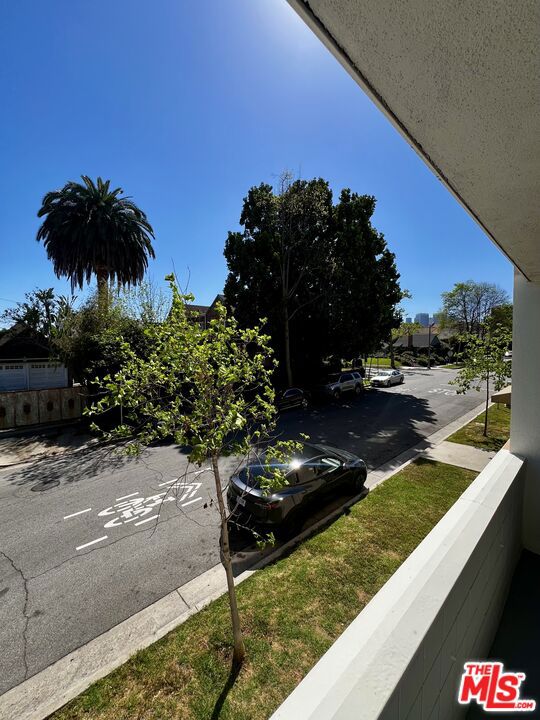 https://media.crmls.org/mediaz/7c0d690b-8ebf-4b57-898b-0dc2c5cb6778.jpg?preset=X-Large
