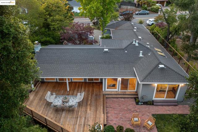 184 Lombardy Ln, Orinda CA: https://media.crmls.org/mediaz/7c0d89f7-0ad3-4683-9712-cf5a4baf62e9.jpg