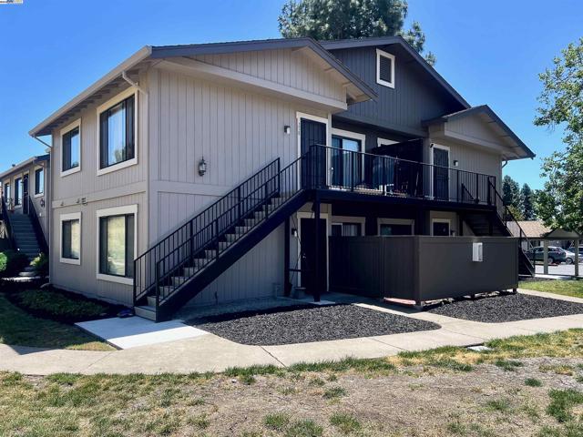 276 Galano Plz, Union City CA: https://media.crmls.org/mediaz/7c0d9c08-fac6-45a0-9750-a0f39adcd7fe.jpg