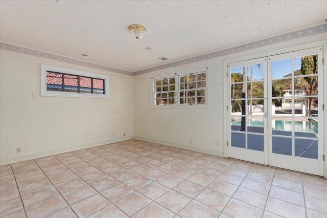 748 Old Oak Ridge, San Marcos CA: https://media.crmls.org/mediaz/7c0dea1a-69f9-42ba-ba32-7282e11f52bc.jpg
