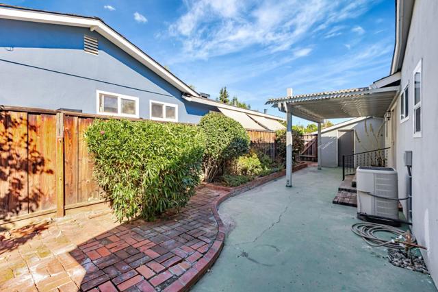 987 Selby Lane, San Jose CA: https://media.crmls.org/mediaz/7c0dec8e-c88c-4506-a750-160a07ffc705.jpg