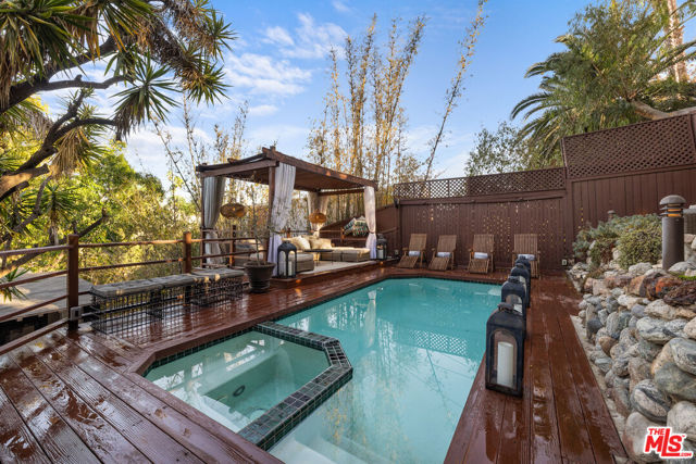 400 W Avenue 42 Avenue, Los Angeles CA: https://media.crmls.org/mediaz/7c0ea8a7-24ed-42e1-b283-90dbc1788c5a.jpg