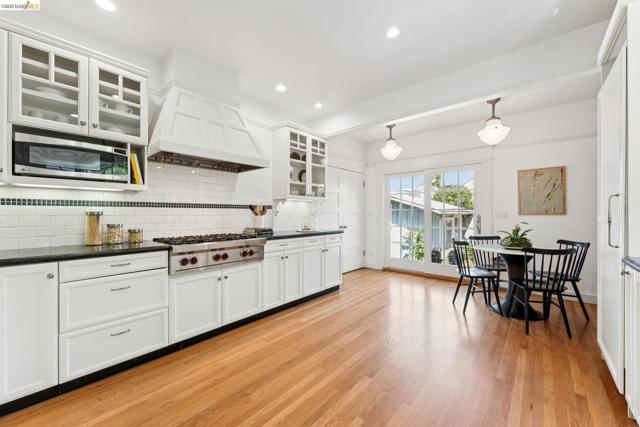 Image 17 of 60 For 2035 Francisco St