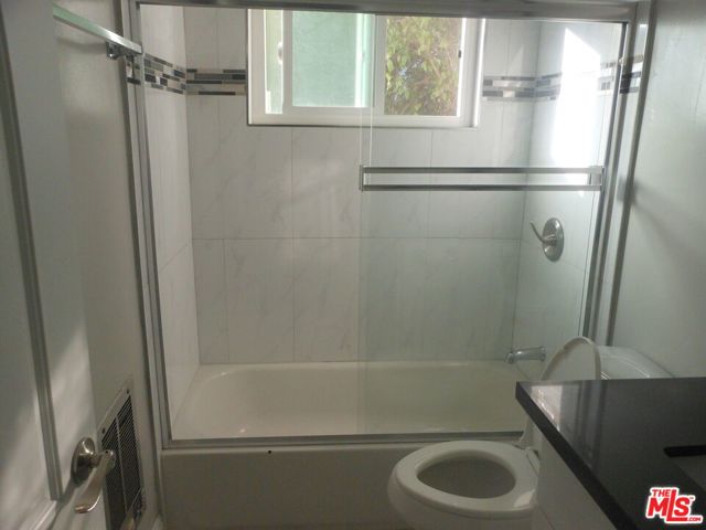 213 S ALEXANDRIA Avenue, Los Angeles CA: https://media.crmls.org/mediaz/7c0f5baa-dadb-4f7c-bf4d-61b698937d88.jpg