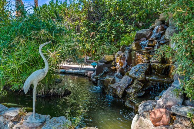 835 N Avenida Palmas, Palm Springs, CA 92262