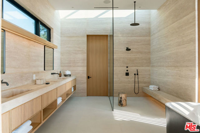 1149 Linda Flora Drive, Los Angeles CA: https://media.crmls.org/mediaz/7c0f9016-24c7-4cd8-a6bb-70f88d96f0ec.jpg