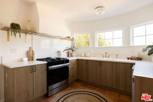 2426 W Avenue 30, Los Angeles CA: https://media.crmls.org/mediaz/7c0fa33c-af35-41b5-8e8c-7668c706f002.jpg