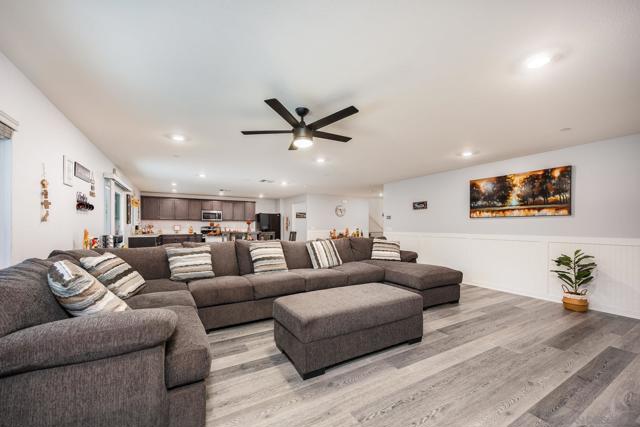 32089 Bunkhouse Rd, Winchester CA: https://media.crmls.org/mediaz/7c101f3b-3426-4311-a375-d465f0e28b96.jpg