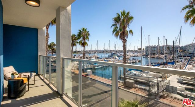 13900 Panay Way, Marina del Rey CA: https://media.crmls.org/mediaz/7c104ebb-73c1-44af-b326-74a2e16d2402.jpg