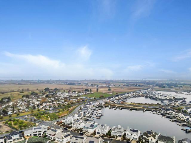 290 Waterside Place, Bethel Island CA: https://media.crmls.org/mediaz/7c10da51-b2ad-42be-ab1f-d8cb726fe05a.jpg