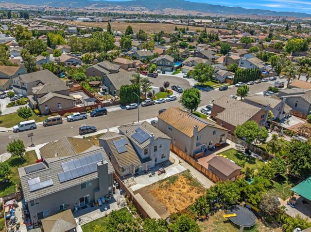 730 Marseille Drive, Hollister CA: https://media.crmls.org/mediaz/7c112793-3279-4f8b-8e2a-b9843beb9d0a.jpg