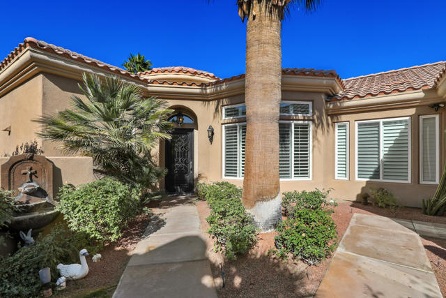 50465 Verano Drive, La Quinta CA: https://media.crmls.org/mediaz/7c11a13a-ed94-4a6b-a4d4-d336ab1f841f.jpg