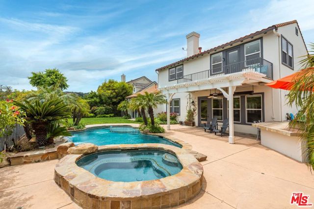 4110 Prado De Los Zorros, Calabasas CA: https://media.crmls.org/mediaz/7c11a30e-8f62-420e-a2d1-dec81eb5a955.jpg