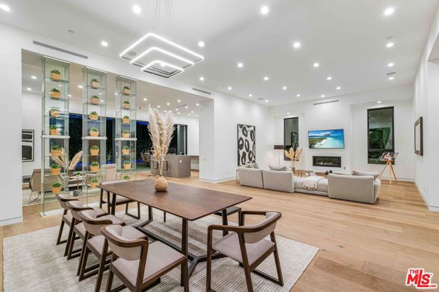 832 N Sierra Bonita Avenue, Los Angeles CA: https://media.crmls.org/mediaz/7c11d18b-5e0d-4e73-bdea-d0ae92e8b586.jpg