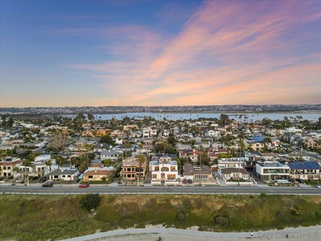 3535 Riviera Drive, San Diego CA: https://media.crmls.org/mediaz/7c121526-5975-4268-8567-a4d307d07767.jpg
