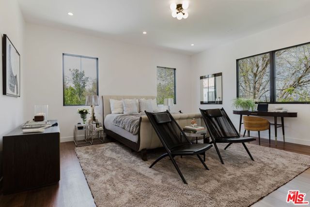 5192 Parkway Calabasas, Calabasas CA: https://media.crmls.org/mediaz/7c123ee6-1146-42bb-948b-3d159a71683d.jpg