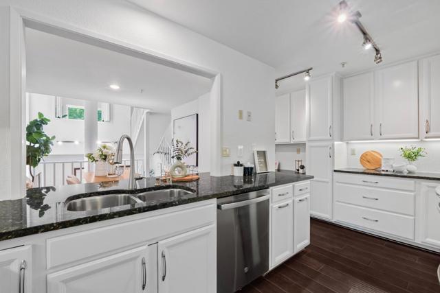 366 Sierra Vista Avenue, Mountain View CA: https://media.crmls.org/mediaz/7c125c02-bbb1-4acb-8b15-0aa99159058e.jpg