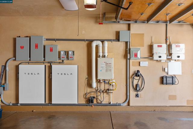 80 Rheem Blvd, Orinda CA: https://media.crmls.org/mediaz/7c126e6e-695e-4eb2-9fb9-a3365cb6df6e.jpg