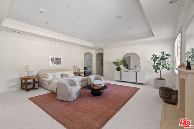 3697 Benedict Canyon Lane, Sherman Oaks CA: https://media.crmls.org/mediaz/7c12720d-5d8e-4d9e-aa5e-d4963bb1244b.jpg
