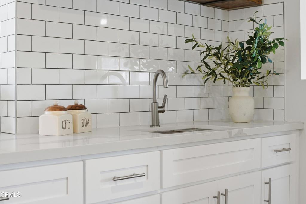 https://media.crmls.org/mediaz/7c128620-27fa-45ed-bdfd-b7034ba765be.jpg?preset=X-Large