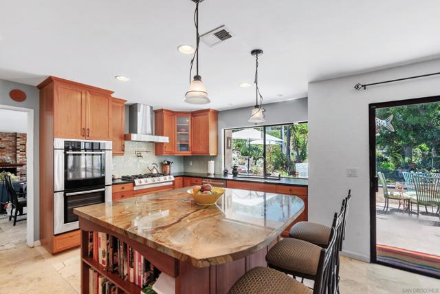 13414 Calle Colina, Poway CA: https://media.crmls.org/mediaz/7c1306c4-7b88-495c-beda-5229e559ddea.jpg