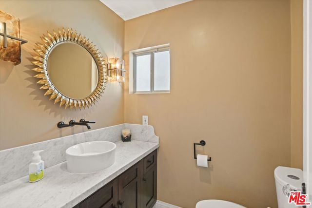 5324 Irvine Avenue, Valley Village CA: https://media.crmls.org/mediaz/7c139114-5934-4b65-897c-3bf8e39195c8.jpg