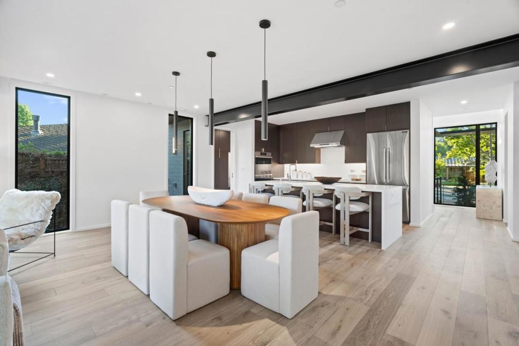 369 La Cuesta Drive