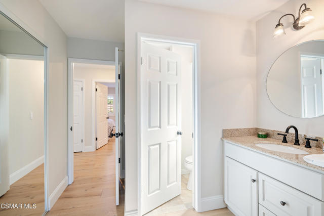 885 Rim Crest Drive, Westlake Village CA: https://media.crmls.org/mediaz/7c14b756-d3f1-4ce0-b11b-9f6a3f93297f.jpg