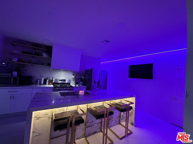 641 N Vista Street, Los Angeles CA: https://media.crmls.org/mediaz/7c15c52d-06fa-4a55-b7ae-389324bd1bc1.jpg