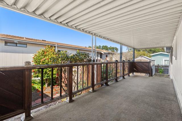 118 Canada Cove Avenue, Half Moon Bay CA: https://media.crmls.org/mediaz/7c15c754-10f7-4a32-987b-1dd7a03ff703.jpg