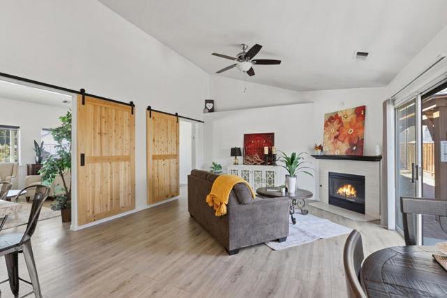 1680 El Camino De Vida, Hollister CA: https://media.crmls.org/mediaz/7c163484-bb3f-499d-aadf-8b26ac7437e7.jpg