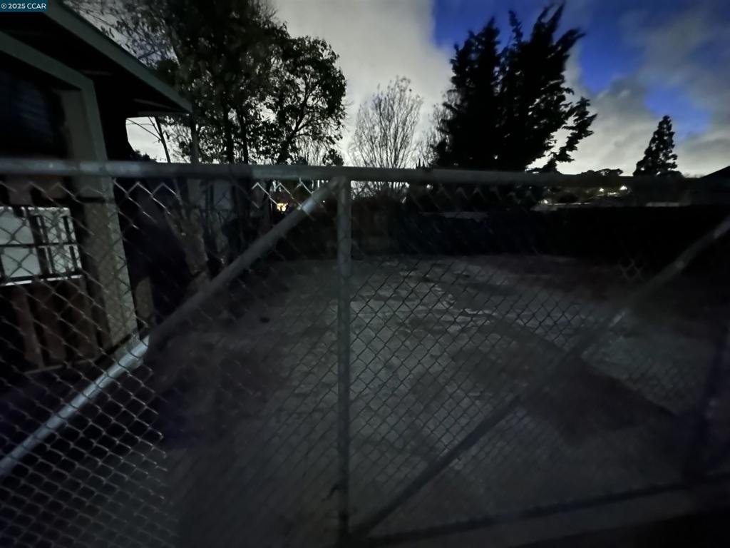 https://media.crmls.org/mediaz/7c1755be-8d7a-4a44-8a42-7083634a2350.jpg?preset=X-Large