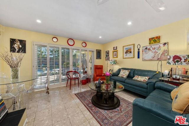 5550 W 63rd Street, Los Angeles CA: https://media.crmls.org/mediaz/7c177b0f-eeed-4103-b49d-c11f8cff3d15.jpg