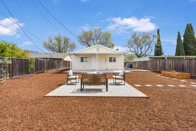 209 Carnegie Drive, Milpitas CA: https://media.crmls.org/mediaz/7c182786-928c-4f7d-b269-ba9d596c8668.jpg
