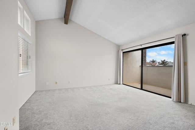 2524 Monaco Drive, Oxnard CA: https://media.crmls.org/mediaz/7c1863d5-c63f-41dd-967f-1be717016970.jpg