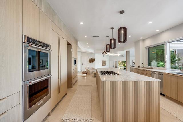 Detail Gallery Image 10 of 75 For 1904 via Casa Alta, La Jolla,  CA 92037 - 7 Beds | 7/2 Baths