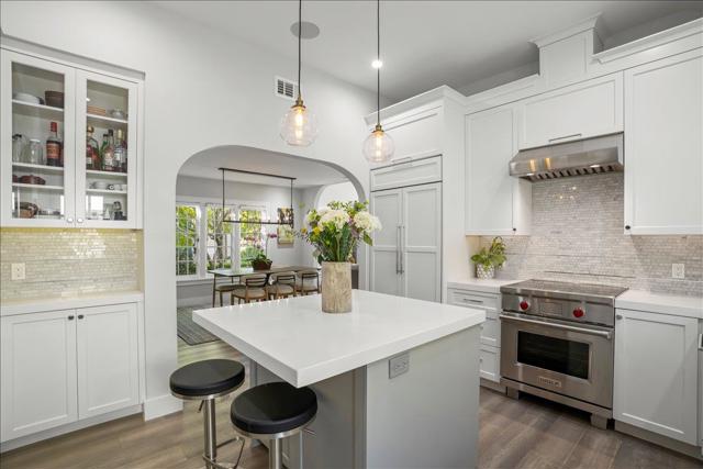 16760 Magneson Loop, Los Gatos CA: https://media.crmls.org/mediaz/7c18c642-ebfe-47fa-b065-6ad8ca023a88.jpg