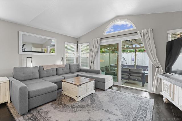 1846 Corte Pulsera, Oceanside CA: https://media.crmls.org/mediaz/7c193e56-2917-4a1c-8fe7-604bf37c1761.jpg