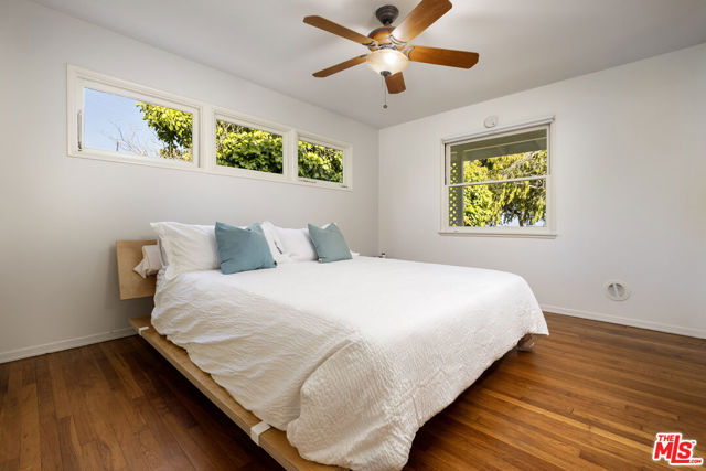 1274 San Miguel Avenue, Santa Barbara CA: https://media.crmls.org/mediaz/7c19931b-1724-433f-b3f8-bc05ab74ce34.jpg