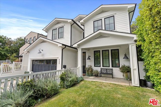 4105 Bellingham Avenue, Studio City CA: https://media.crmls.org/mediaz/7c1aab94-f566-489a-bbb2-ce2e82f7fe96.jpg