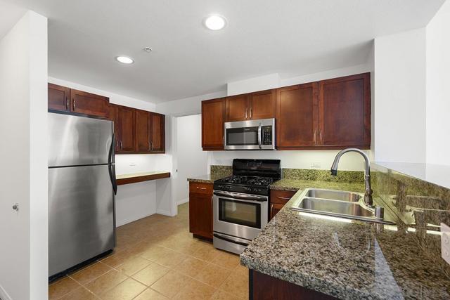 530 K Street, San Diego CA: https://media.crmls.org/mediaz/7c1ae3e2-869f-49bb-9fa7-31c2b7d1f34c.jpg