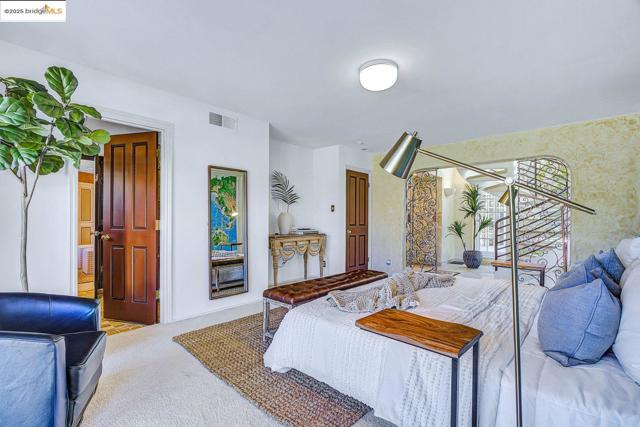 4146 Canyon Rd, Lafayette CA: https://media.crmls.org/mediaz/7c1b0fb7-1428-46f0-9b8c-9a468df42fcd.jpg