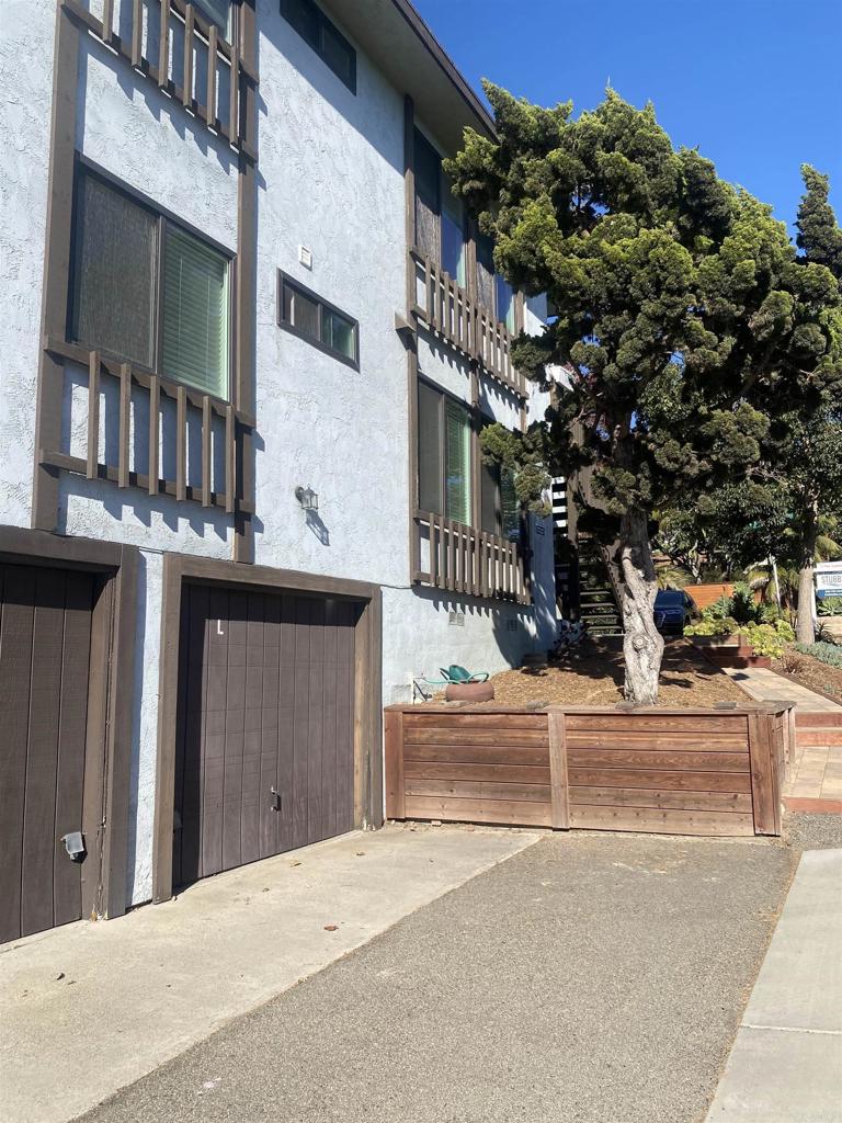 2088 Montgomery Ave - photo 4